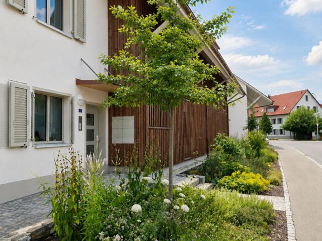 Grosszügige, moderne 3.5 Zimmer Gartenwohnung zu vermieten
