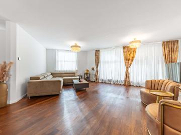 Großzügige, moderne 3 Zi. Wohnung mit Südwestbalkon im begehrten Bogenhausen