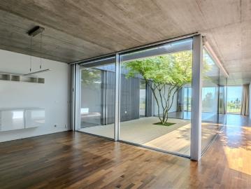 Grosszügige, moderne 6.5 Zimmer Wohnung mit Patio ca. 208 m² Wohnfläche