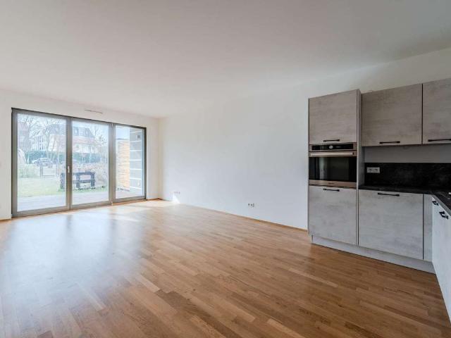 Großzügige Neubau 3 Zimmerwohnung mit großer Terrasse und privatem Garten in ruhiger Lage von Berlin