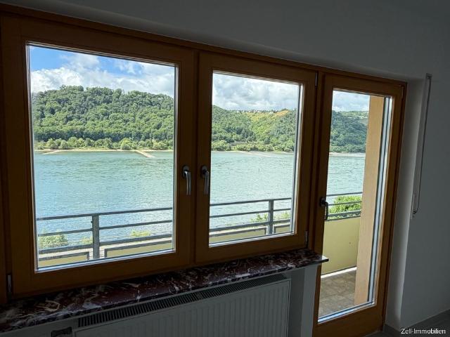 Großzügige, renovierte 4,5 Zimmer Wohnung in Lorchhausen mit Rheinblick