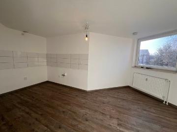 Großzügige, schöne 3 Zimmer Dachgeschosswohnung!