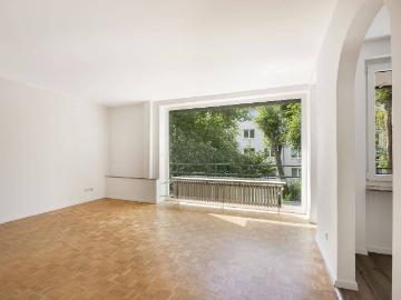 Großzügige, sanierte 3,5 Wohnung mit Loggia in zentraler Lage von Düsseldorf Oberkassel!