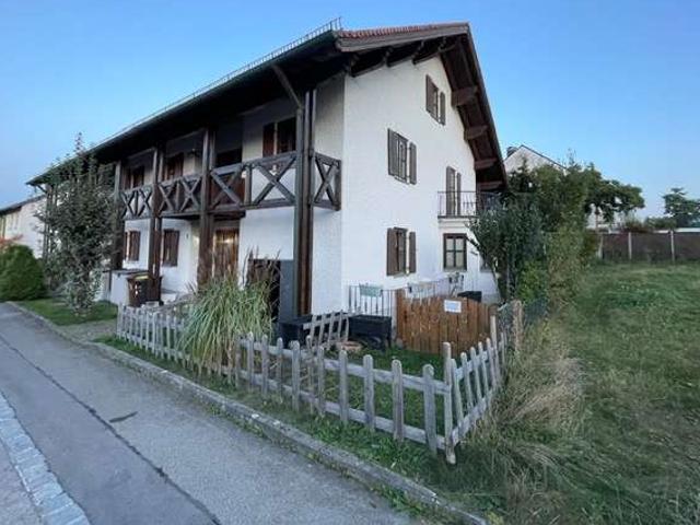 Großzügige, sanierte DHH mit viel Platz und Charme für die ganze Familie