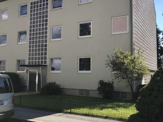 Großzügige, sonnige und ruhige 3,5 Zimmer Wohnung mit Balkon