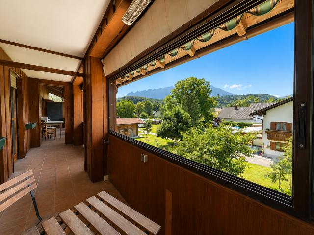 Großzügige, sofort beziehbare Wohnung in bester Lage m. traumhaften Bergblick