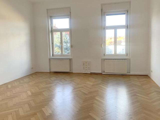 GroßzügigerTop Altbau nächst Geidorfplatz mit Parkplätzen. VERMIETET!