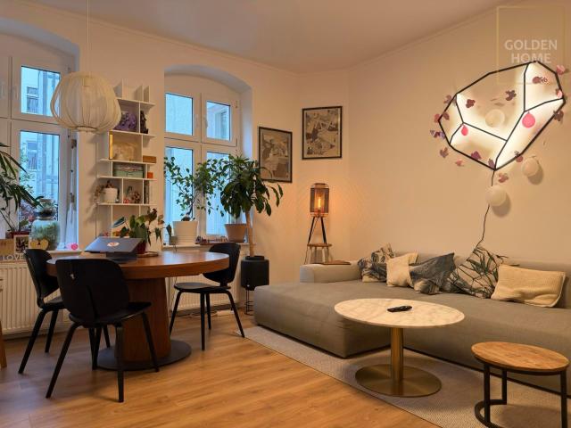 Großzügiger Altbau mit Charme: 4 Zimmer Wohnung mit ca. 94 m² und flexibler Nutzungsmöglichkeit
