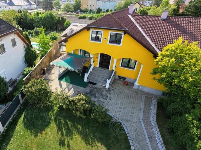 Großzügiger Bungalow auf großem Grundstück