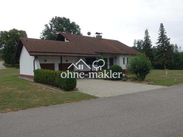 Großzügiger Bungalow auf weitläufigem Grundstück – und optionaler Pferdehaltung