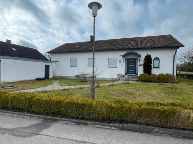 Großzügiger Bungalow in Sonniger, ruhiger Lage mit Wintergarten