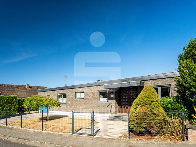 Großzügiger Bungalow mit tollem Garten und Garage in Erftstadt Kierdorf