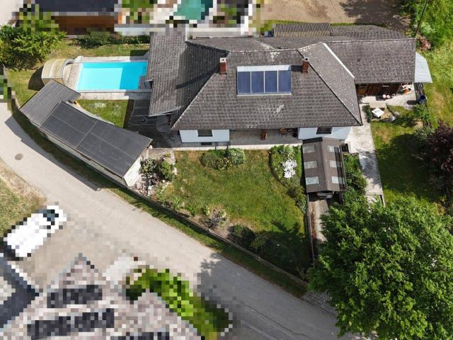 Großzügiger Bungalow mit Wellnessparadies und traumhaftem Außenbereich