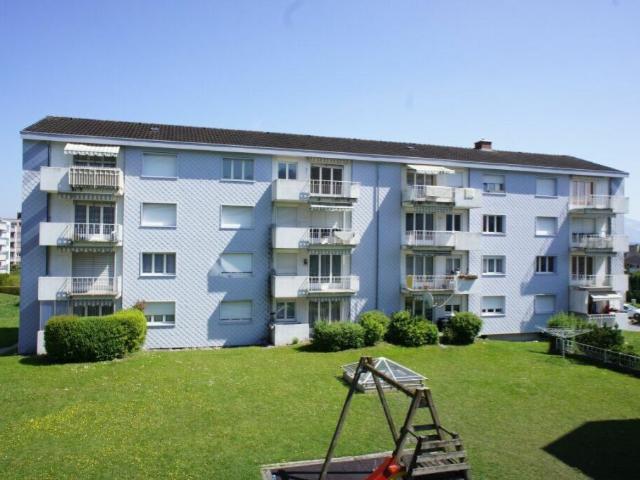 Grösszügiger Grundriss, modern und mit sonnigem Balkon!