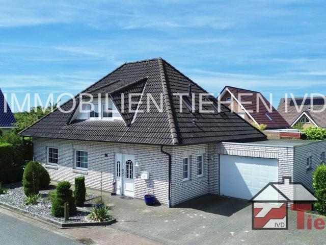 RESERVIERT! Großzügiger Winkelwalmdachbungalow mit Einliegerpotenzial PROVISIONSFREI!