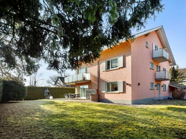 Grosszügiges 10½ Zimmer Einfamilienhaus mit vielseitigem Nutzungspotenzial!