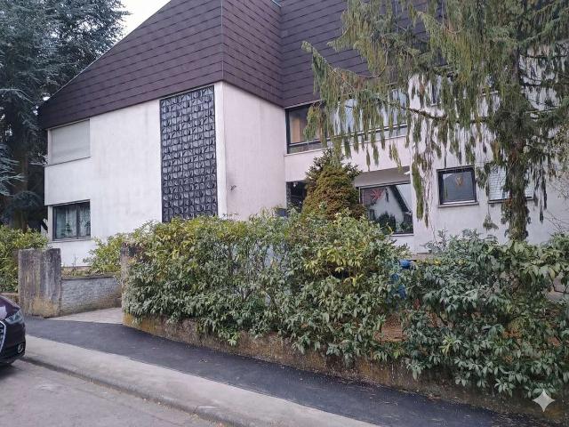 Großzügiges 10 Zimmer Haus mit Garage in Bad Nauheim OT Steinfurth