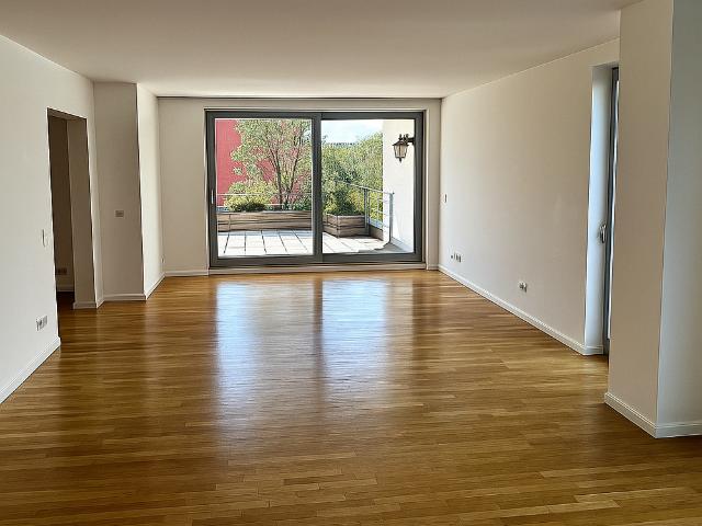 Großzügiges 221 m² Penthouse in Düsseldorf Lörick 2 Dachterrassen, 2 TG Stellplätze & Aufzug!