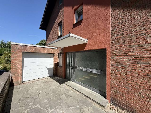 Großzügiges 240 m² Einfamilienhaus oder 3 Parteien Haus mit Wärmepumpe und großem Garten