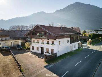 Großzügiges 2 Familien Haus im Landhausstil in Erl!