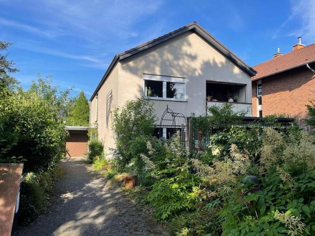 Großzügiges 2 Familienhaus in ruhiger Lage auch zur Einzelnutzung