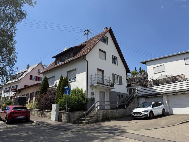 Großzügiges 2 Familienhaus mit Garagen Gewerbehalle in Söhnstetten