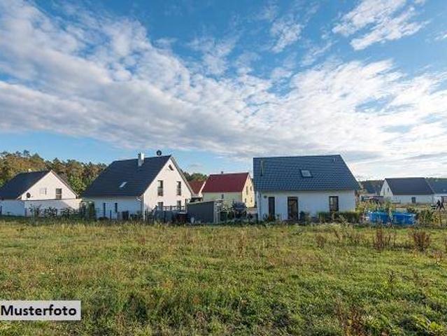 Großzügiges 2 Familienhaus mit 260 m² Wohnfläche, Terrassen & Sauna
