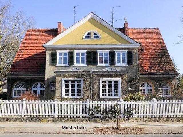 Großzügiges 2 Familienhaus mit 260 m² Wohnfläche, Terrassen & Sauna
