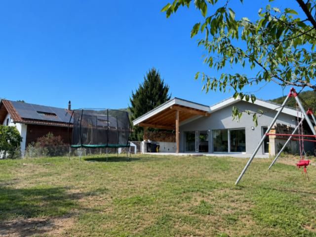 Grosszügiges 7.5 Zimmer Einfamilienhaus mit Einliegerwohnung und traumhafter Aussicht