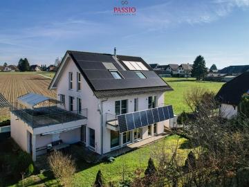 Grosszügiges 7.5 Zimmer Einfamilienhaus mit Garten und viel Platz