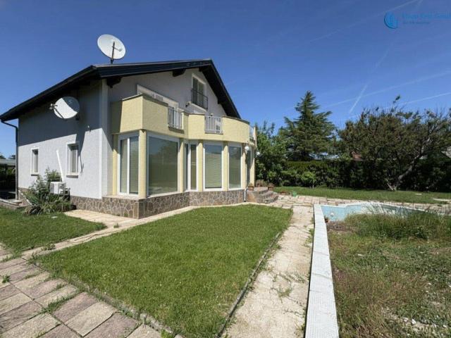 Großzügiges 7 Zimmer Haus in Ebreichsdorf mit Terrasse, Garage & moderner Ausstattung!