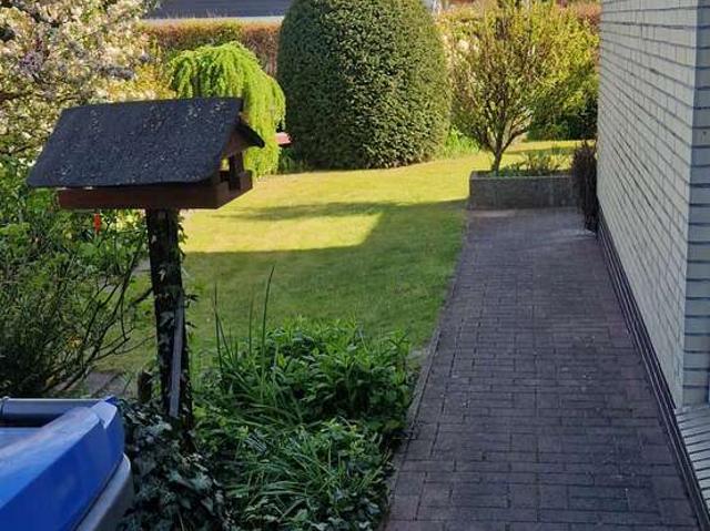 Großzügiges 4 Zimmer Haus mit Garten, Garage & Partyraum in Stockelsdorf