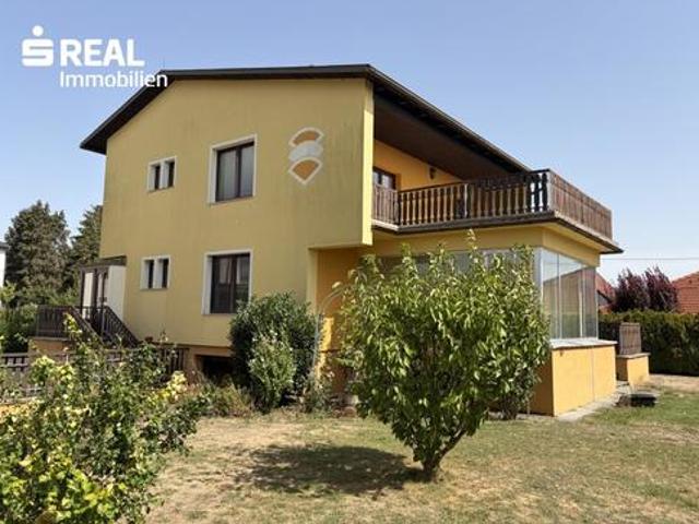 Großzügiges 6 Zi Haus mit Garten, 2 Terrassen & Garage in Poysdorf Besichtigungstermin 26.09.2026 Terminvereinbarung erwünscht!