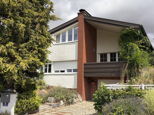 Großzügiges 6 Zi Haus in Lanzendorf, Terrasse, Garage, Solar, teilweise Fußbodenheizung