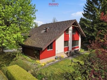 Grosszügiges 6 Zimmer Einfamilienhaus mit Garten & Einliegerpotenzial