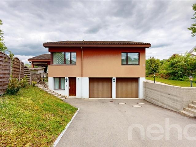Grosszügiges 71/2 Zimmer EFH mit Pool an bevorzugter Wohnlage