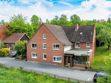 Großzügiges Anwesen mit Wohnhaus, Gewerbe und Werkstatt in Rinteln Möllenbeck