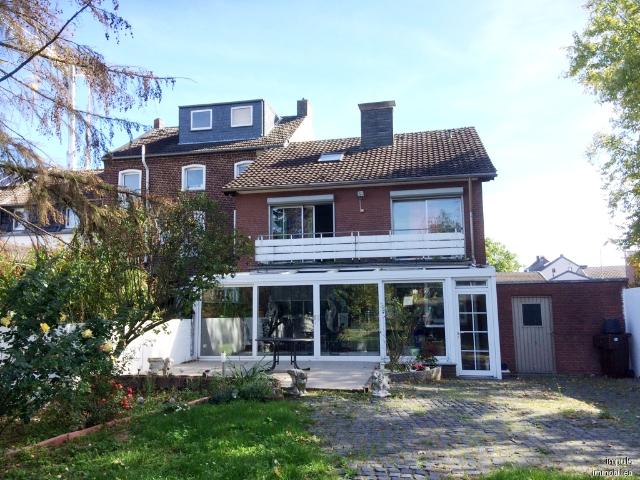 großzügiges Architektenhaus mit Garage, Garten u.v.m
