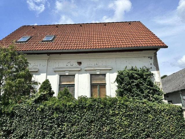 Großzügiges BAUGRUNDSTÜCK mit Altbestand und tollen GARTEN ideal für Familien oder als Bauträgerprojekt