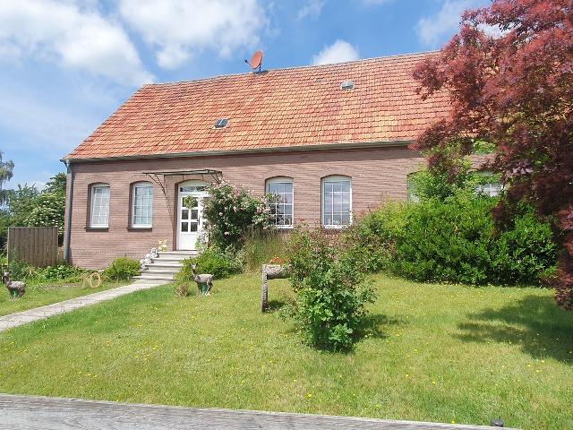 Großzügiges Bauernhaus Idyll mit Scheune, Ausbaureserve und Weideland