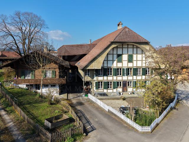 Grosszügiges Bauernhaus mit Stöckli und viel Potenzial in Seewil
