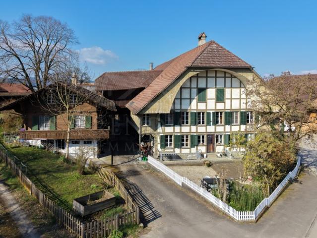 Grosszügiges Bauernhaus mit Stöckli und viel Potenzial in Seewil