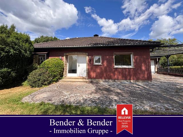 RESERVIERT* Großzügiges, gepflegtes Einfamilienhaus mit ELW, Poolhaus, Sauna & Traumhafte Aussicht in Windeck!