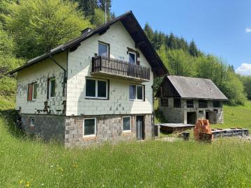 Großzügiges Grundstück 2.132 m² mit Bastlerhaus & Nebengebäude