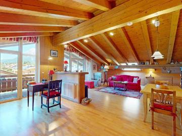 Stilvolles Dachgeschoss Apartment mit Balkon und beeindruckendem Bergpanorama