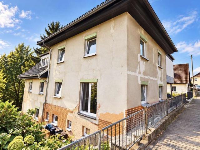 Großzügiges Dreifamilienhaus in Oeslau zu verkaufen