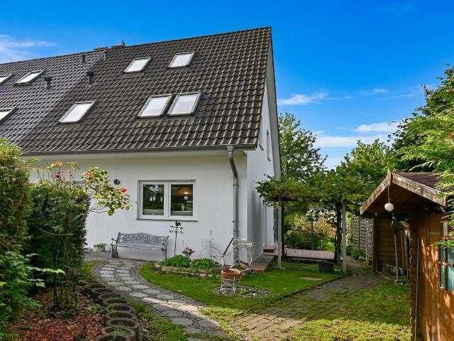Großzügiges Endreihenhaus in ruhiger und beliebter Lage von Hamburg Stellingen