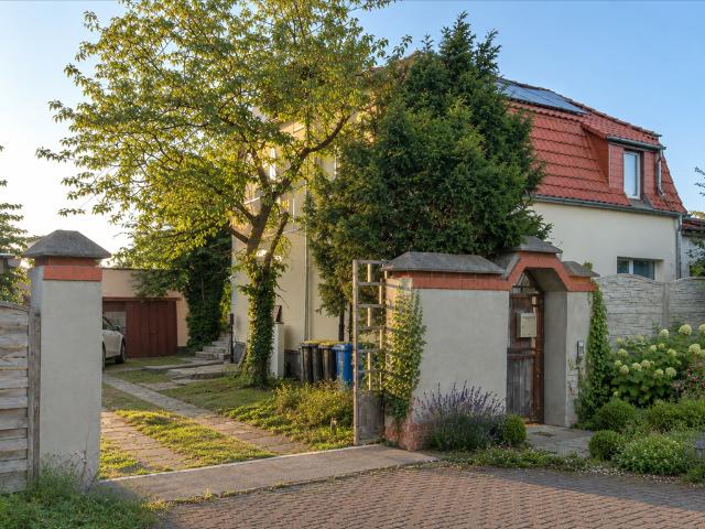 Großzügiges EFH mit Einliegerpotenzial, ca. 1.700 m² Grundstück