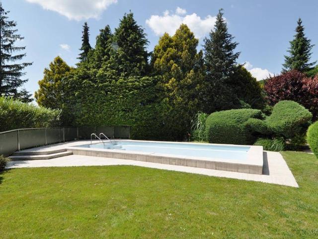 Großzügiges EFH auf 1200m² +1300m² Baugrund! Mit Pool, Sauna und Lift! Top Ruhelage am Waldrand!
