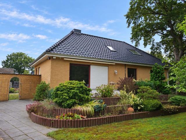 Großzügiges EFH + einem großen Grundst. in einer ruhigen Wohn Anliegerstraße Sackgasse